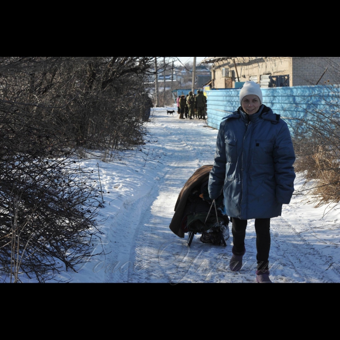 8 лютого 2017 у районі міста Авдіївка поменшала кількість обстрілів. Але з самого ранку все одно чути звуки працюючого важкого озброєння. Люди живуть своїм воєнним життям, яке вже стало буденністю. За ініціативи поліції створено два опорних пункти у віддалених місцях старої Авдіївки, майже на лінії вогню, де люди можуть отримати гуманітарну допомогу та звернутись зі своїми проблемами. Начальник поліції Донеччини генерал В’ячеслав Аброськін майже кожного дня також буває в Авдіївці і спілкується з громадянами на створених опорних пунктах. 