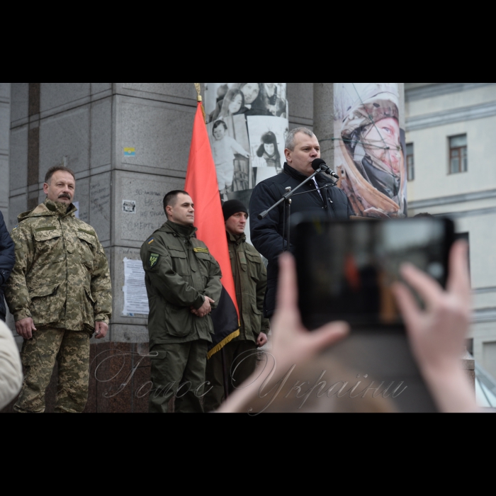 14 березня 2017 ація з нагоди Дня українського добровольця на Майдані Незалежності у м. Києві.
Програмою вшанування українських добровольців також передбачено:
- Урочиста частина із шикуванням батальйону  НГУ ім. С. Кульчицького на Майдані Незалежності та виступи добровольців-волонтерів, представників патріотичних організацій, які формували перші добровольчі батальйони.
- Покладання учасниками заходу квітів до меморіалу Героїв Небесної Сотні.
Олег Барна та Богдан Матківський.