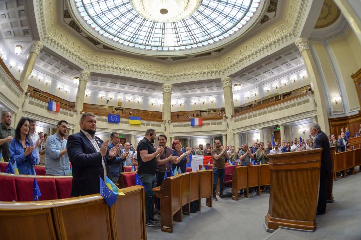 Засідання Верховної Ради України 9 липня. Голова Сенату Французької республіки Жерар Ларше виступив з промовою в українському парламенті.