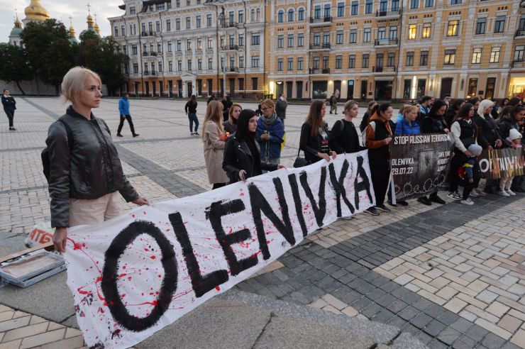 На Софійській площі у Києві вшанували пам’ять загиблих в Оленівці захисників Маріуполя