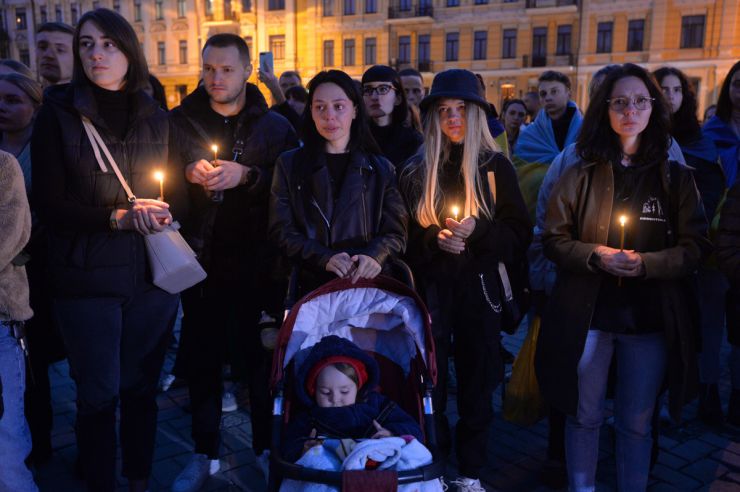 На Софійській площі у Києві вшанували пам’ять загиблих в Оленівці захисників Маріуполя