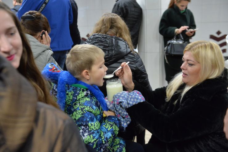 Київ, люди у метро під час обстрілу столиці