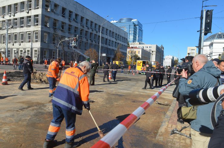 Київ, наслідки ракетних обстрілів столиці