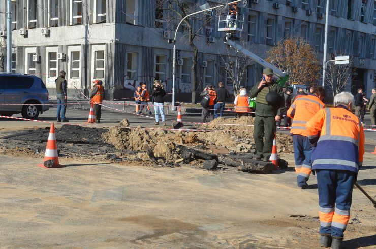 Київ, наслідки ракетних обстрілів столиці