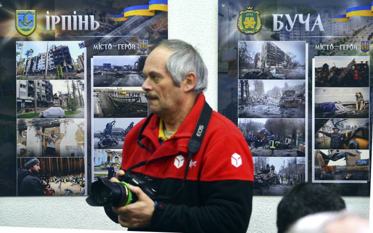 Відкриття фотовиставки “Нескорені міста”

Співорганізатори: Інформаційні агентства “Укрінформ” та “АрміяINFORM”; редакція газети Верховної ради України “Голос України”; Всеукраїнська правозахисна організація “Меморіал” пам’яті Василя Стуса; Громадська організація “Мистецький фонд імені Короля Данила”; редакція юридичного журналу “Право України”.
