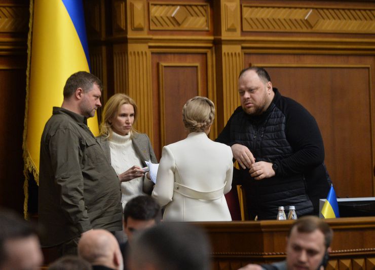 Пленарне засідання Верховної Ради України.

Під час пленарного засідання у Верховні Раді виступив голова центристської партії Естонії Юрі Ратас.

Серед визначених до розгляду питань порядку денному були законопроекти, ухвалення яких необхідне для нашої європейської інтеграції. Одним із ключових з них є проект закону про національні меншини (спільноти) України (№ 8224). Ще один важливий документ -- зміни до деяких законодавчих актів  щодо вдосконалення порядку відбору  кандидатур на посаду судді Конституційного Суду на конкурсних засадах (№ 7662). А також дискусійний проект закону про медіа (№ 2693-Д).

Як зауважив напередодні Перший заступник Голови Верховної Ради Олександр Корнієнко, із першими двома законопроектами в залі не мало б виникнути проблем, оскільки парламентаріям вдалося досягнути консенсусу під час підготовки їх до розгляду в сесійній залі. А от до медійного законопроекту надійшло майже три тисячі поправок. Тож є над чим працювати.
