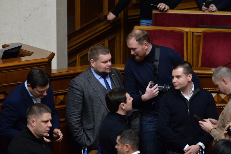 Пленарне засідання Верховної Ради України.

У Верховній Раді зі щорічним посланням про внутрішнє і зовнішнє становище виступив Президент Володимир Зеленський. У посланні, яке відповідно до ст.106 Конституції відбувається щороку, викладається позиція глави держави з основних напрямів внутрішньої та зовнішньої політики, або інформація про важливі рішення, прийняті ним відповідно до конституційних повноважень.
