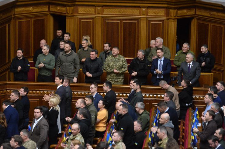 Пленарне засідання Верховної Ради України.

У Верховній Раді зі щорічним посланням про внутрішнє і зовнішнє становище виступив Президент Володимир Зеленський. У посланні, яке відповідно до ст.106 Конституції відбувається щороку, викладається позиція глави держави з основних напрямів внутрішньої та зовнішньої політики, або інформація про важливі рішення, прийняті ним відповідно до конституційних повноважень.
