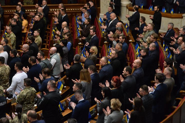 Пленарне засідання Верховної Ради України.

У Верховній Раді зі щорічним посланням про внутрішнє і зовнішнє становище виступив Президент Володимир Зеленський. У посланні, яке відповідно до ст.106 Конституції відбувається щороку, викладається позиція глави держави з основних напрямів внутрішньої та зовнішньої політики, або інформація про важливі рішення, прийняті ним відповідно до конституційних повноважень.
