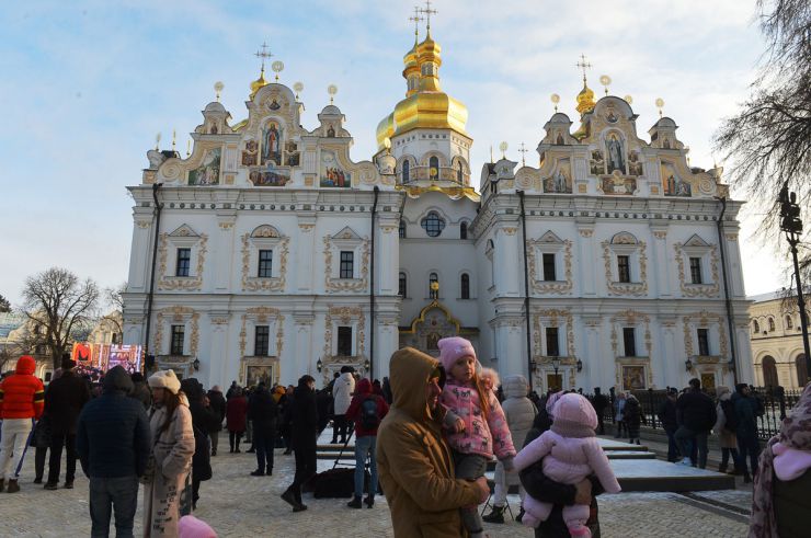 Різдвяне богослужіння предстоятеля Православної церкви України митрополита Епіфанія в Успенському соборі Києво-Печерської лаври у Києві, 7 січня 2023 р. Це перше богослужіння голови ПЦУ на території лаври. Раніше богослужіння на Різдво в Успенському соборі проводила лише УПЦ Московського патріархату.