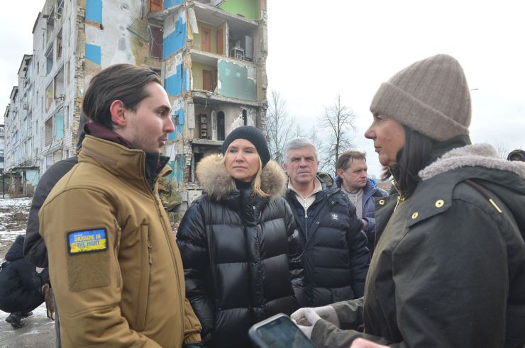 Заступниця Голови Верховної Ради України Олена Кондратюк разом із Віцепрезиденткою Бундестагу Катрін Ґьорінґ-Екардт відвідали Бородянку та Бучу.