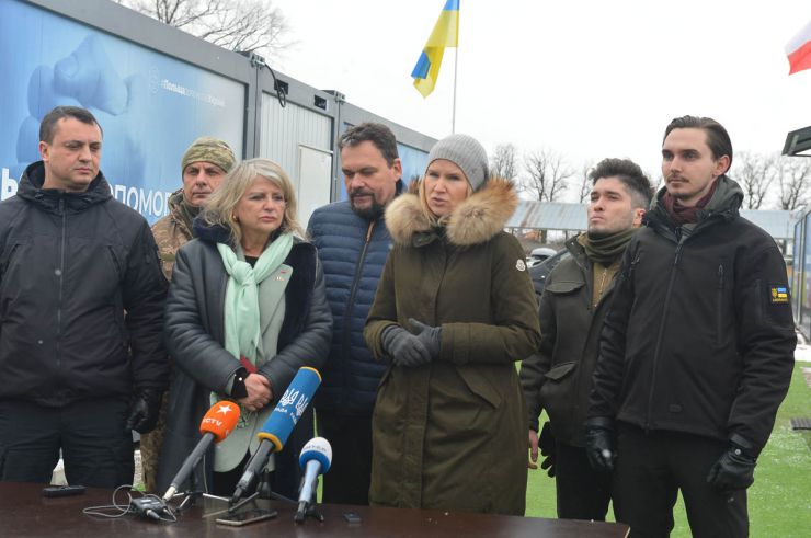 Заступниця Голови Верховної Ради України Олена Кондратюк разом із Президенткою Парламентської Асамблеї НАТО Жоель Гарріо-Майлям відвідали Бородянку