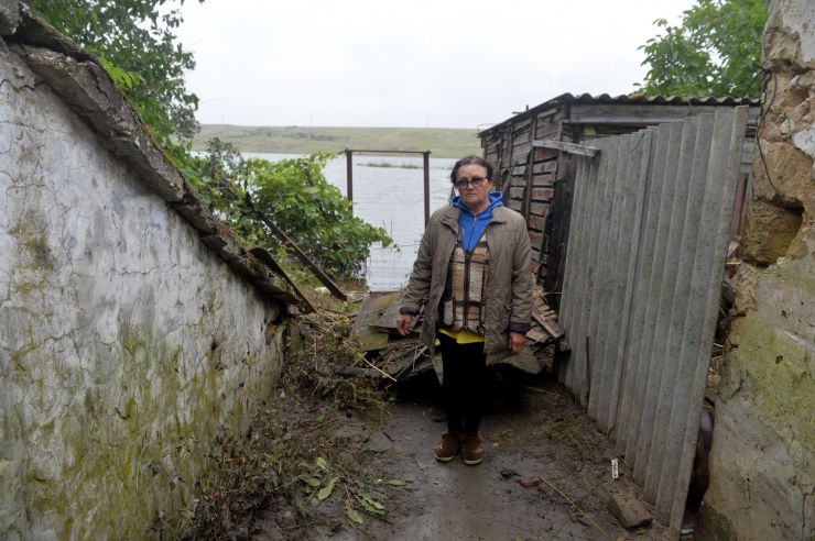 Як повідомляє місцева влада, станом на 14 червня 2023 року рівень води в річці Інгулець у Снігурівській громаді Миколаївської області впав на 2 м 78 см, але село Афанасіївка досі у водяному полоні. Відновлюється електропостачання, продовжується доставка продуктів харчування, питної води та засобів гігієни до підтоплених населенних пунктів, люди повертаються додому. Там, де рівень води знизився, відповідні комісії розпочинають роботу з фіксації завданої шкоди. А на початку підтоплення загалом з села Афанасіївка рятувальниками евакуювали 75 дорослих та дітей. Також військові допомагали вивозити й корів.