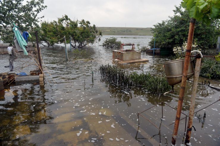 Як повідомляє місцева влада, станом на 14 червня 2023 року рівень води в річці Інгулець у Снігурівській громаді Миколаївської області впав на 2 м 78 см, але село Афанасіївка досі у водяному полоні. Відновлюється електропостачання, продовжується доставка продуктів харчування, питної води та засобів гігієни до підтоплених населенних пунктів, люди повертаються додому. Там, де рівень води знизився, відповідні комісії розпочинають роботу з фіксації завданої шкоди. А на початку підтоплення загалом з села Афанасіївка рятувальниками евакуювали 75 дорослих та дітей. Також військові допомагали вивозити й корів.