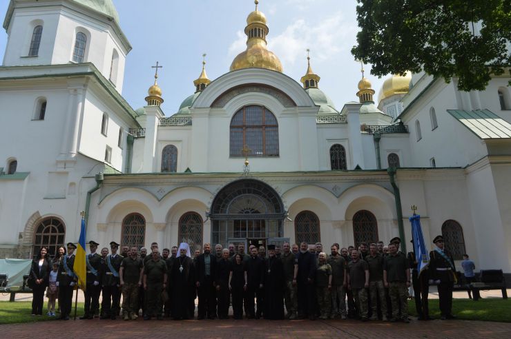 У стінах храму Святої Софії Премудрості Божої відбувся черговий випуск військових капеланів, які завершили курси підвищення кваліфікації з питань військового капеланства Збройних Сил України. Підготовка тридцяти військових капеланів від шести релігійних організацій пройшла на базі Військового інституту Київського національного університету імені Тараса Шевченка. 
Нові служителі отримали Сертифікати про завершення Курсів. 
