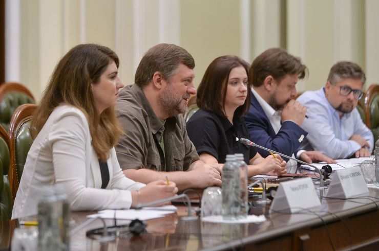 Перший заступник Голови Верховної Ради України Олександр Корнієнко під час чергової зустрічі з Президентом Фонду Жана Моне і колишнім Президентом Європейського Парламенту Петом Коксом. 