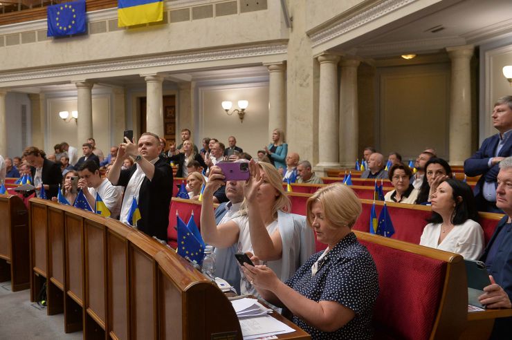 Пленарне засідання Верховної Ради України.
Верховна Рада підтримала в першому читанні закон про медичний канабіс. Іонова , Геращенко , Сюмар
