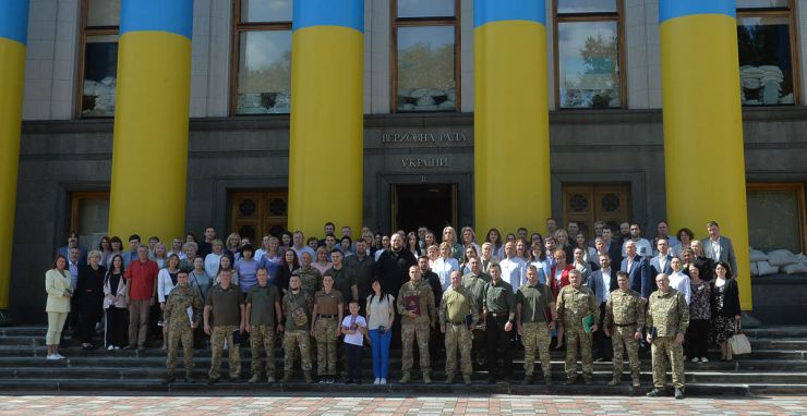 У День Української Державності у Парламенті відбулася зустріч із мобілізованими на захист України працівниками Апарату Верховної Ради України та працівниками державних підприємств і установ, підпорядкованих Управлінню справами Апарату.

