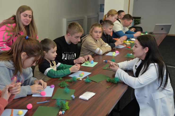 Просвітницький захід до дня Святого Миколая для дітей з малозабезпечених сімей та дітей-сиріт з прифронтових територій України, організований Освітнім центром Верховної Ради України спільно з ГО «Петро і Мазепа»