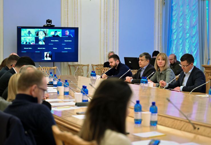 Перший заступник Голови Верховної Ради Олександр Корнієнко взяв участь у засіданні робочої групи з підготовки комплексних законодавчих пропозицій щодо внесення змін до законів України у сфері парламентського права. 