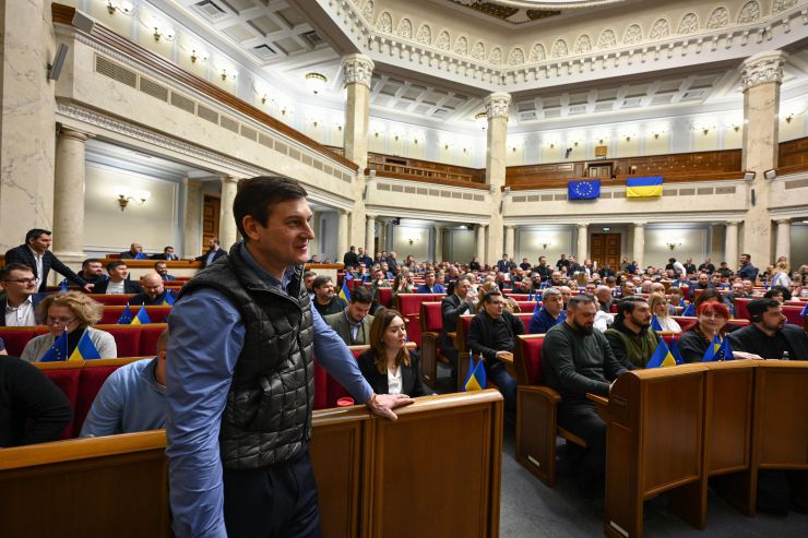 Пленарне засідання Верховної Ради України.
Парламент прийняв законопроект про медичний канабіс. 
