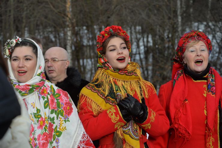 У столичному Національному музей народної архітектури та побуту України встановили найбільшого дідуха в Україні. Його висота – 7,5 метра. Дідух виконали у формі тризуба з пшениці. Його створювали десантник Ярослав Кучма, який через поранення тимчасово втратив змогу ходити, та 95-річна Пелагея Живко з Львівщини.
Також у музеї виступили фолькльорні гурти з Києва та області.
