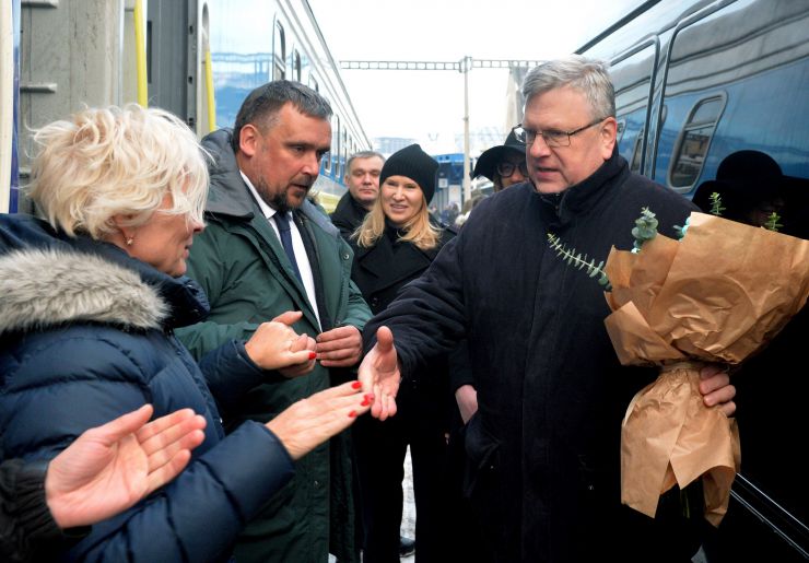 Заступниця Голови Верховної Ради України Олена КОНДРАТЮК зустріла  у столиці Україні Спікера Саейми Латвійської Республіки Д.Міеріні та членів делегації