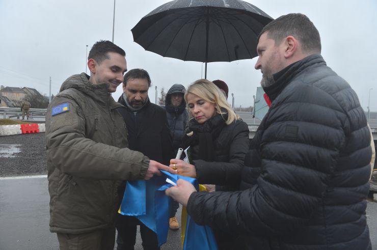 Бучу та Ірпінь відвідали представники Парламентської асамблеї ОБСЄ 
на чолі з президенткою ПА ОБСЄ Піа Каумою. Делегати побували у Храмі Святого Апостола Андрія Первозванного. Там їм розповіли про злочини, скоєні під час бойових дій у Бучанській громаді. Також вони побачили світлини, на яких зображені наслідки російської окупації у лютому-березні 2022 року.
Потому іноземні гості вшанували пам'ять невинно вбитих біля інсталяції 501-му загиблому бучанцю.Також відвідали та оглянули руйнування ЖК «Ірпінські Липки» та відбудову приватного сектору. 