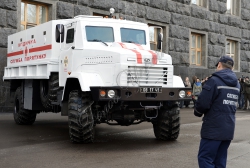 Національна гвардія України передала Державній службі України з надзвичайних ситуацій два броньовані «КрАЗ-5233ВЕ»