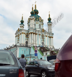 Київ. Під головуванням міського голови Києва Віталія Кличка відбулась  виїзна нарада щодо облаштування і благоустрою Андріївського узвозу, обговорення питань і планів щодо розвитку і благоустрою узвозу з громадськістю