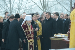 Президент України Віктор Янукович взяв участь у Подячному молебні з нагоди завершення 2012 року. Традиційний щорічний молебень відбувся в Києві біля пам’ятника князю Володимиру.