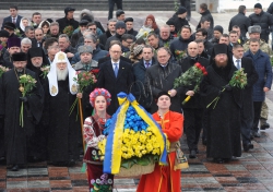 Київ. Церемонія покладання квітів до пам’ятників Тарасові Шевченку та Михайлу Грушевському в День Соборності України