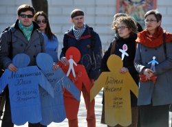 В Києві, на Софійській площі відбувся флешмоб, присвячений пам’яті кримського татарина Решата Аметова