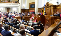 Пленарне засідання Верховної Ради України. Народні депутати прийняли проект закону про внесення змін до Конституції України (щодо правосуддя). 