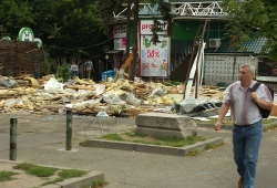 Київ, метро Шулявська, демонтований МАФ.