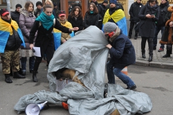 Громадянська ініціатива Євромайдан SOS провела акцію біля Адміністрації Президента. 