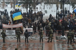 Пікети біля ВР з вимогами не зменшувати пенсії чорнобильців та колишніх працівників МВС.